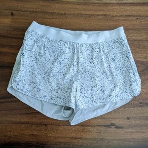 Outdoor Voices The Run Short - Medium